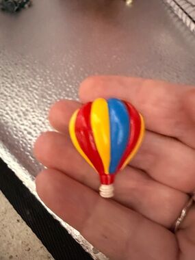 Hand made Colorful Red Yellow Blue Hot Air Balloon Brooch